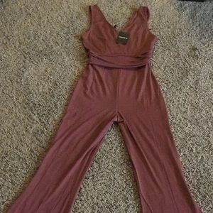 Sleeveless pant jump suite! Fits super cute😍